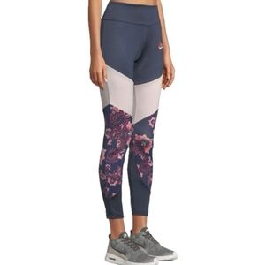 Nike grey and pink floral leggings Small #workout #floralleggings #yoga #nike